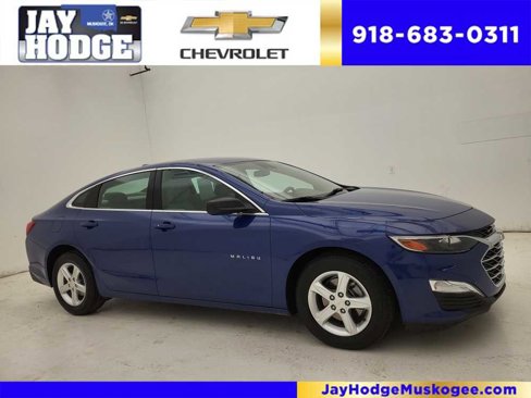Used 2023 Chevrolet Malibu LS image 1