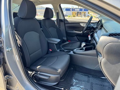 Used 2023 Kia Forte LXS image 17