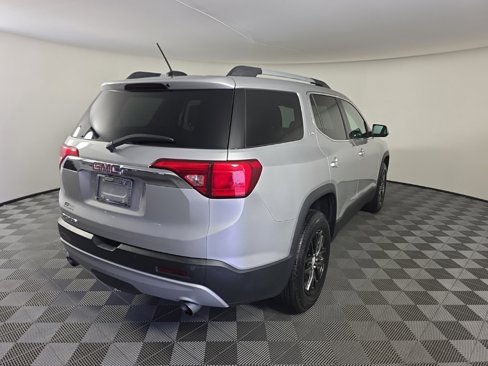 Used 2017 GMC Acadia SLT image 5