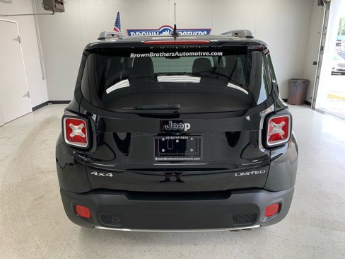 Used 2017 Jeep Renegade Limited image 5