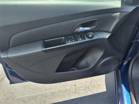 Used 2013 Chevrolet Cruze LT image 10