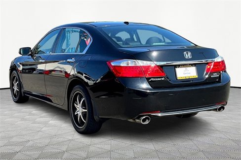 Used 2015 Honda Accord Touring image 10