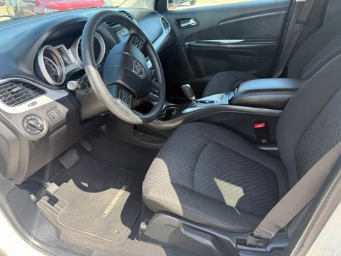 Used 2019 Dodge Journey SE image 19