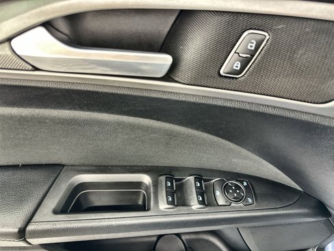 Used 2018 Ford Fusion SE w/ Fusion SE Technology Package image 15