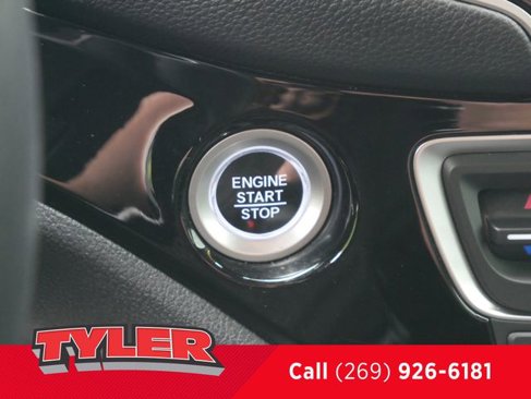 Used 2020 Honda Pilot Touring image 32
