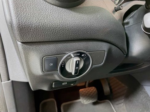 Used 2018 Mercedes-Benz CLA 250 4MATIC image 8