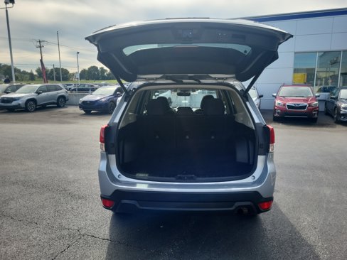 Used 2021 Subaru Forester Premium image 12
