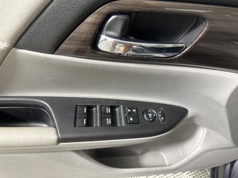 Used 2016 Honda Accord EX image 11