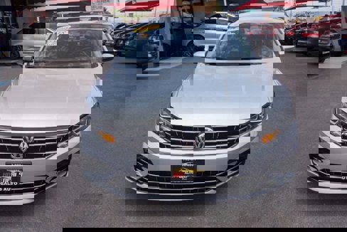 Used 2018 Volkswagen Passat 2.0T image 10