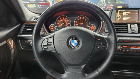 Used 2014 BMW 320i xDrive Sedan image 22