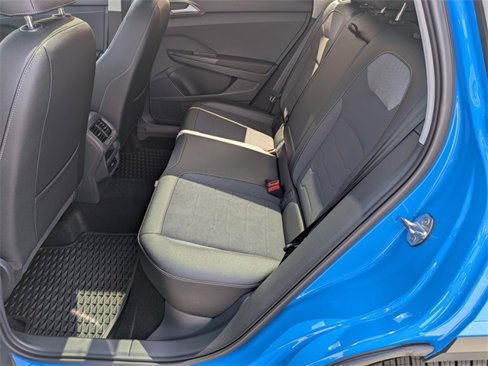 New 2025 Volkswagen Taos SE image 23