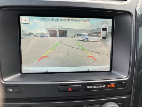 Used 2017 Ford Explorer XLT w/ Equipment Group 202A image 11