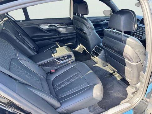 Used 2022 BMW 750i xDrive w/ Executive Package image 19