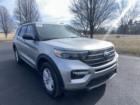 Used 2021 Ford Explorer XLT w/ Equipment Group 202A image 19