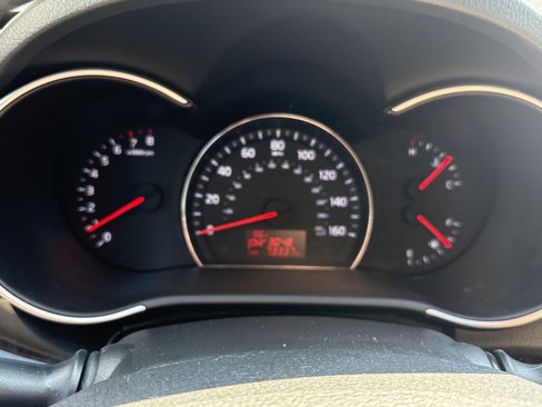 Used 2015 Kia Sorento LX image 11