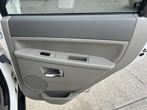 Used 2005 Jeep Grand Cherokee Limited image 18