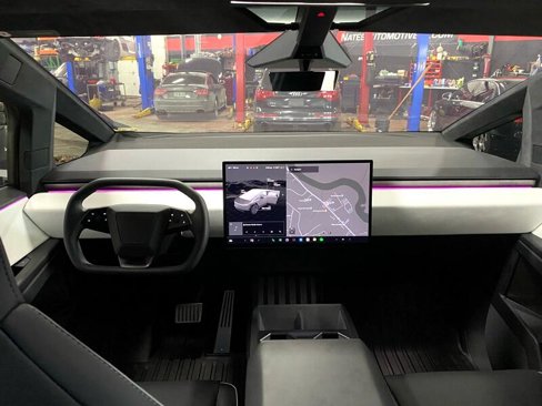 Used 2024 Tesla Cybertruck AWD Crew Cab image 15