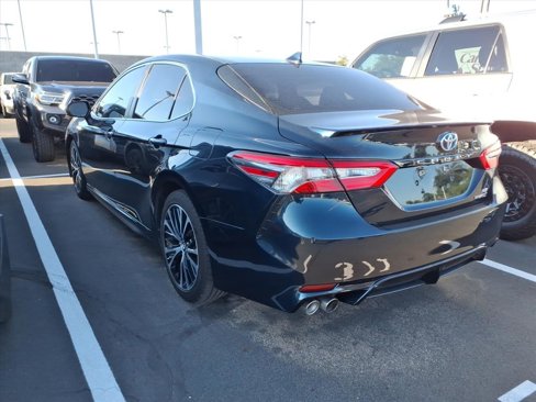 Certified 2019 Toyota Camry SE image 3