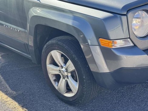 Used 2012 Jeep Patriot Latitude w/ Sun/Sound Group image 5
