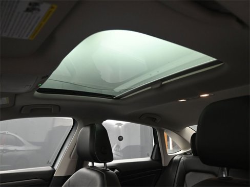 Certified 2022 Volkswagen Jetta SEL image 12