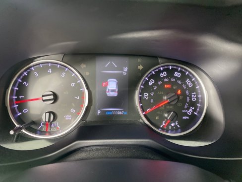 Used 2020 Toyota RAV4 LE image 17