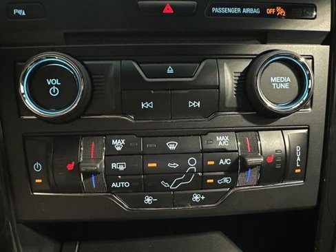 Used 2016 Ford Explorer XLT w/ Equipment Group 202A image 28