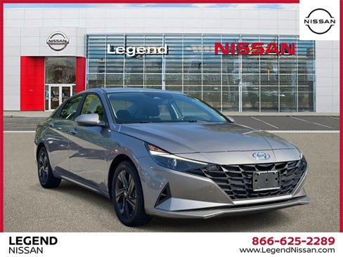 Used 2023 Hyundai Elantra SEL image 1
