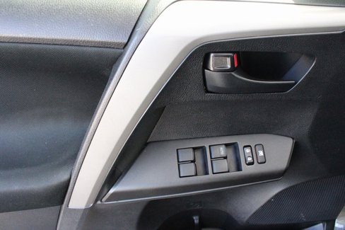 Used 2017 Toyota RAV4 LE image 22