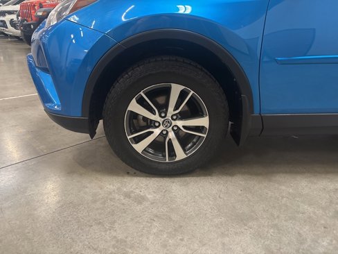 Used 2018 Toyota RAV4 XLE w/ Plus Extra Value Package image 22