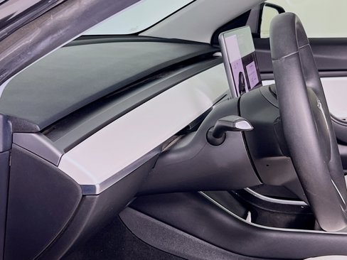 Used 2020 Tesla Model 3 Standard Range image 10