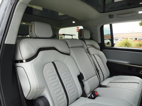 Used 2023 Rivian R1S Adventure image 25