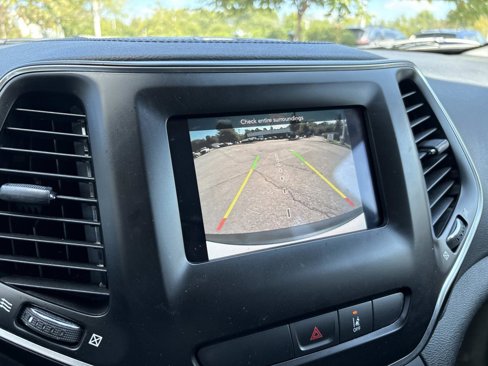 Used 2021 Jeep Cherokee Latitude image 21
