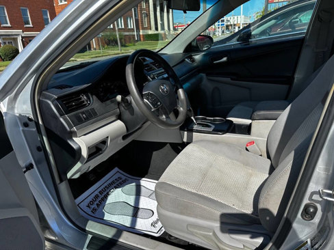 Used 2013 Toyota Camry L image 11