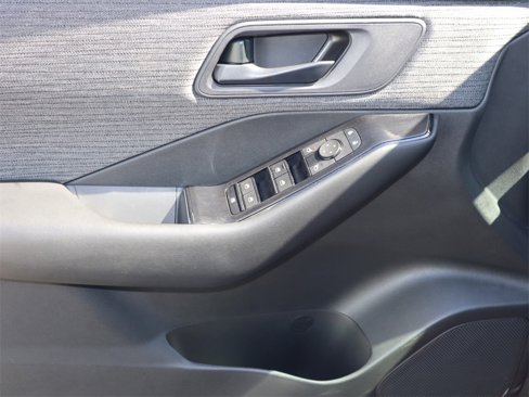 Certified 2023 Nissan Rogue S image 19