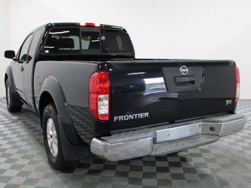 Used 2016 Nissan Frontier SV image 4