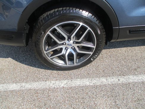 Used 2018 Ford Explorer Sport image 25