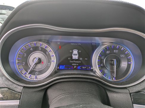 Used 2019 Chrysler 300 Limited image 22
