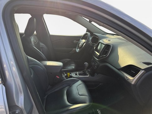 Used 2018 Jeep Cherokee Limited image 26
