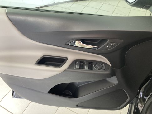 Used 2020 Chevrolet Equinox LS w/ LS Convenience Package image 11