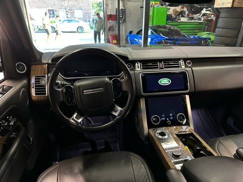 Used 2018 Land Rover Range Rover HSE image 13