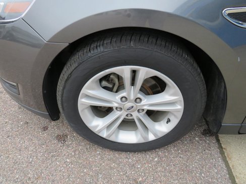 Used 2016 Ford Taurus SEL w/ Equipment Group 201A image 2