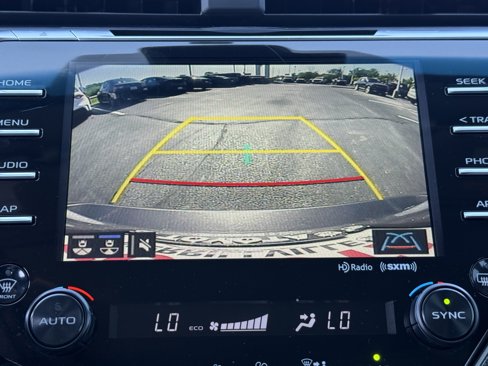 Used 2019 Toyota Camry LE image 32