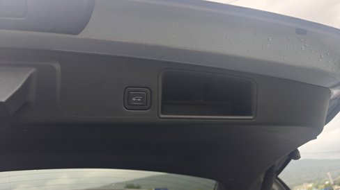 Used 2024 GMC Terrain SLT image 6