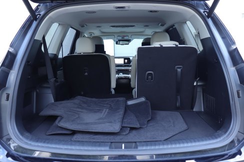 Used 2023 Kia Telluride EX w/ EX Captain's Chair Package image 18