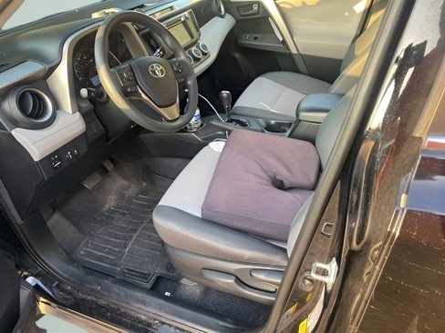 Used 2014 Toyota RAV4 LE image 11