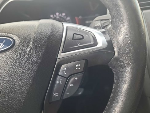 Used 2020 Ford Fusion Titanium image 22