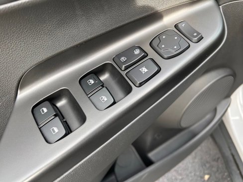 Used 2023 Hyundai Kona SEL image 17