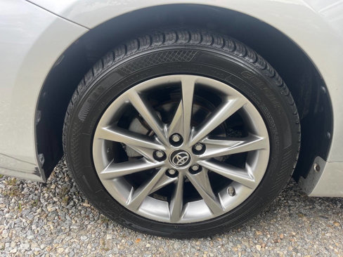 Used 2016 Toyota Prius V Five image 14