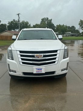 Used 2019 Cadillac Escalade Luxury image 8