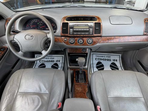 Used 2005 Toyota Camry image 13